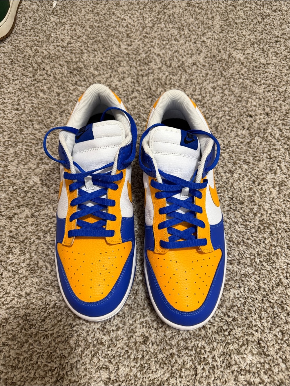 Nike Low-Top Sneakers in Yellow, Blue & White